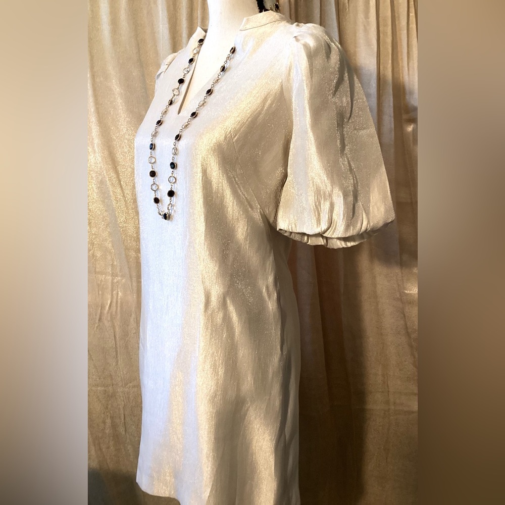 Ann Taylor shiny light cream cocktail dress. 00P